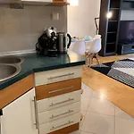 Modern 1br Flat In Heart Of With Parking *