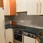 Modern 1br Flat In Heart Of With Parking Apartment