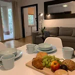 Apartament Modern 1br Flat In Heart Of With Parking Warszawa