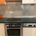 Modern 1br Flat In Heart Of With Parking Apartament