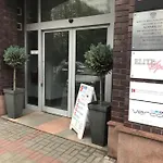Modern 1br Flat In Heart Of With Parking