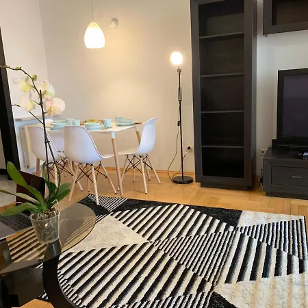 Modern 1br Flat In Heart Of With Parking Warszawa
