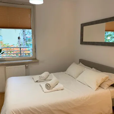 Modern 1br Flat In Heart Of With Parking Warszawa