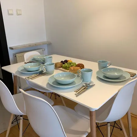Modern 1br Flat In Heart Of With Parking *