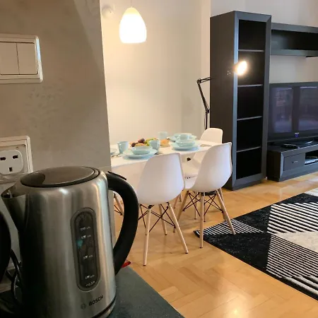 Apartment Modern 1br Flat In Heart Of With Parking *