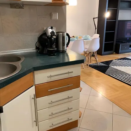 Modern 1br Flat In Heart Of With Parking *