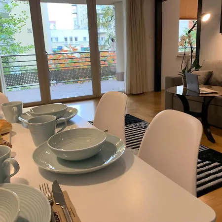 Lejlighed Modern 1br Flat In Heart Of With Parking Warszawa
