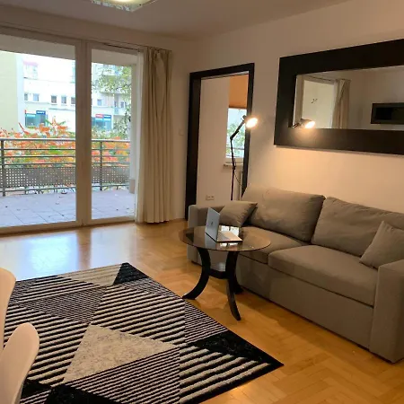 Modern 1br Flat In Heart Of With Parking Apartment