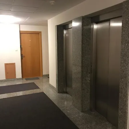 Modern 1br Flat In Heart Of With Parking Lejlighed *