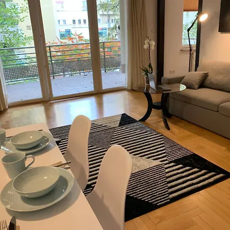 Modern 1br Flat In Heart Of With Parking