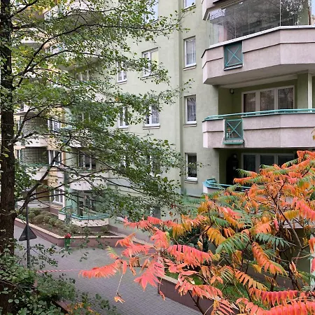 Modern 1br Flat In Heart Of With Parking Apartament