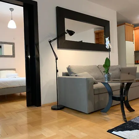 Apartment Modern 1br Flat In Heart Of With Parking