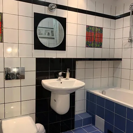 Modern 1br Flat In Heart Of With Parking *